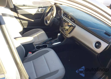 2019 Toyota Corolla Le z USA, uszkodzony, nr VIN 2T1BURHE5KC151880